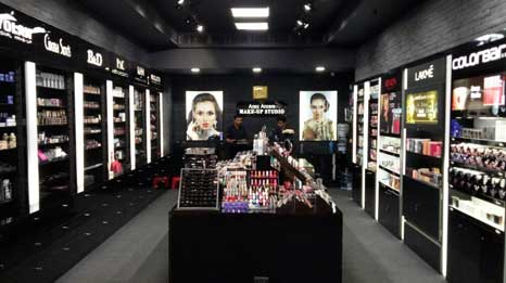 Best bridal makeup store in Kochi Kerala